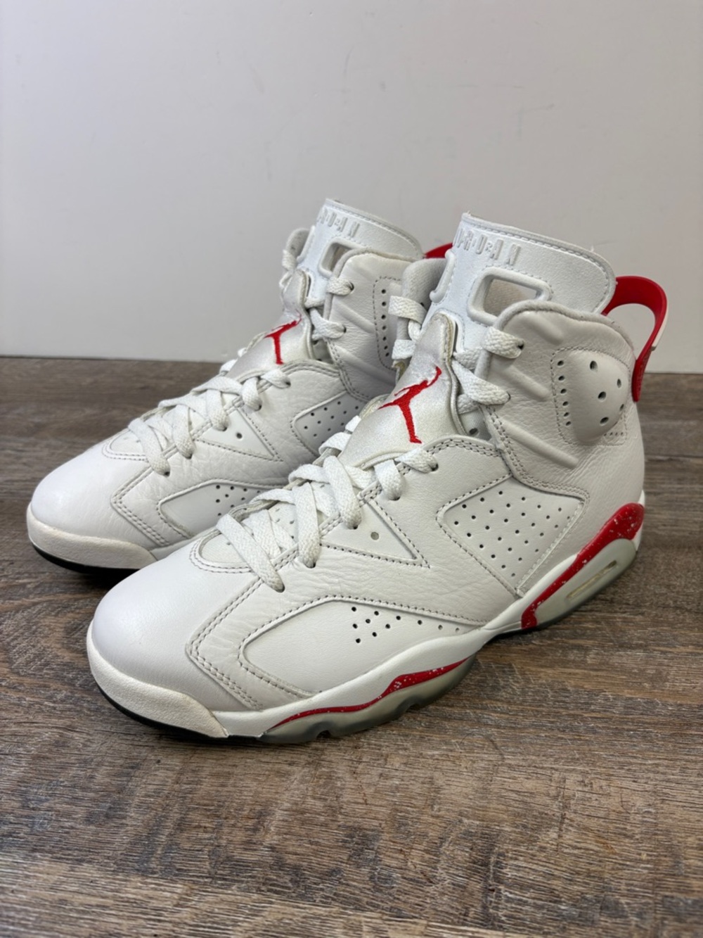 Air Jordan 6 Retro “Red Oreo” CT8529-162 Men’s Size 8 White Red Speckled